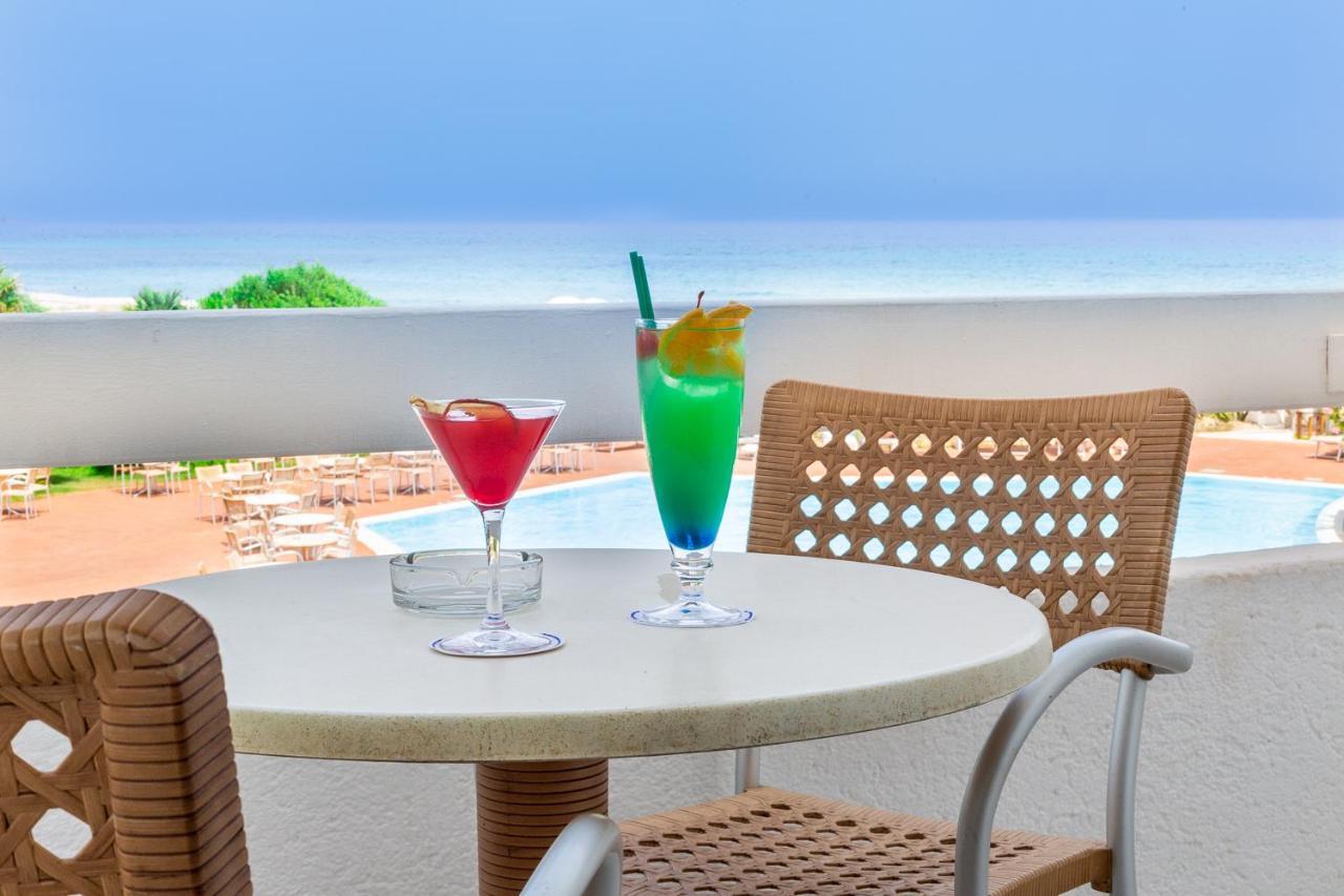Hotel Flamingo Santa Margherita di Pula Esterno foto