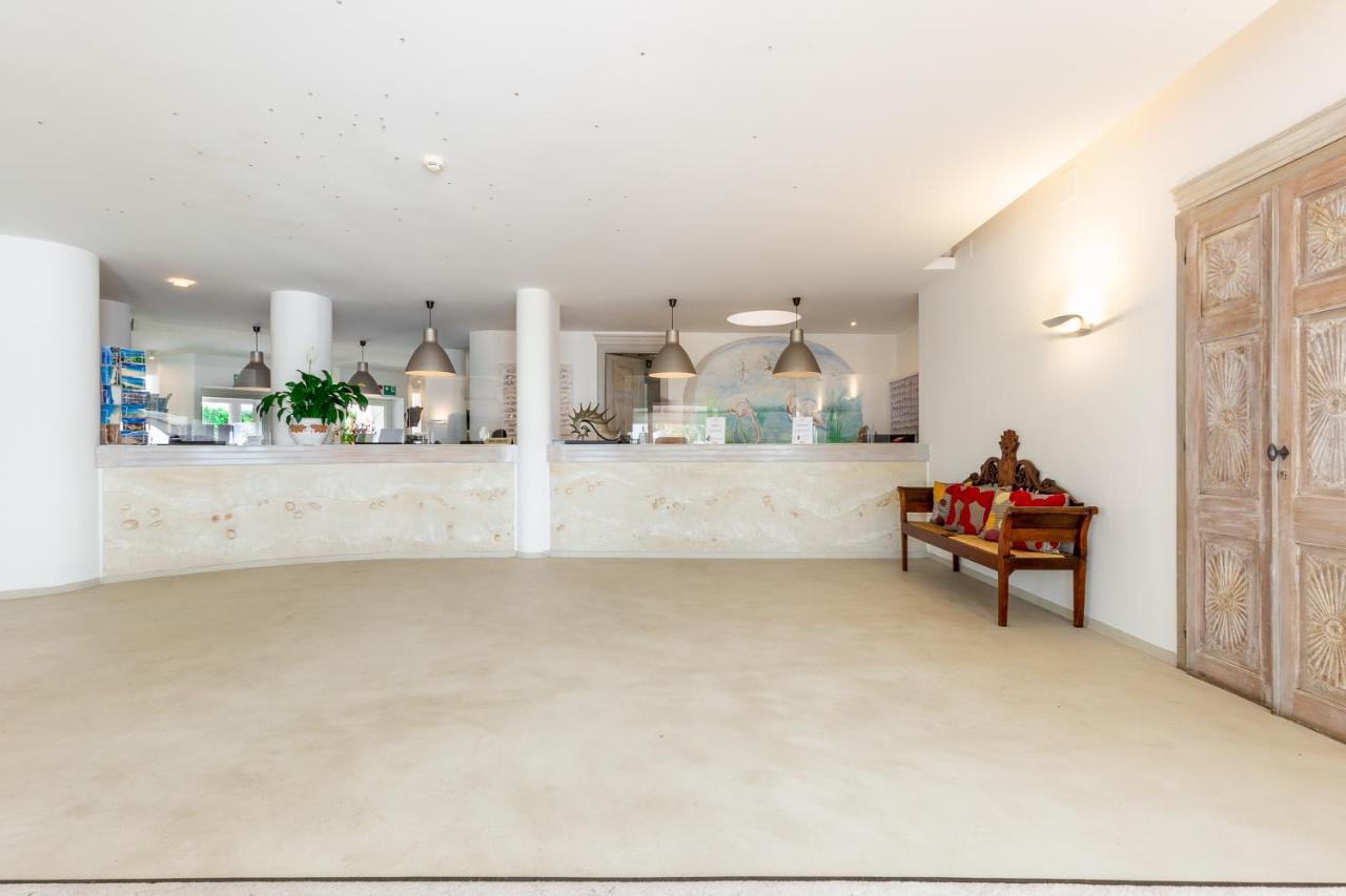 Hotel Flamingo Santa Margherita di Pula Esterno foto