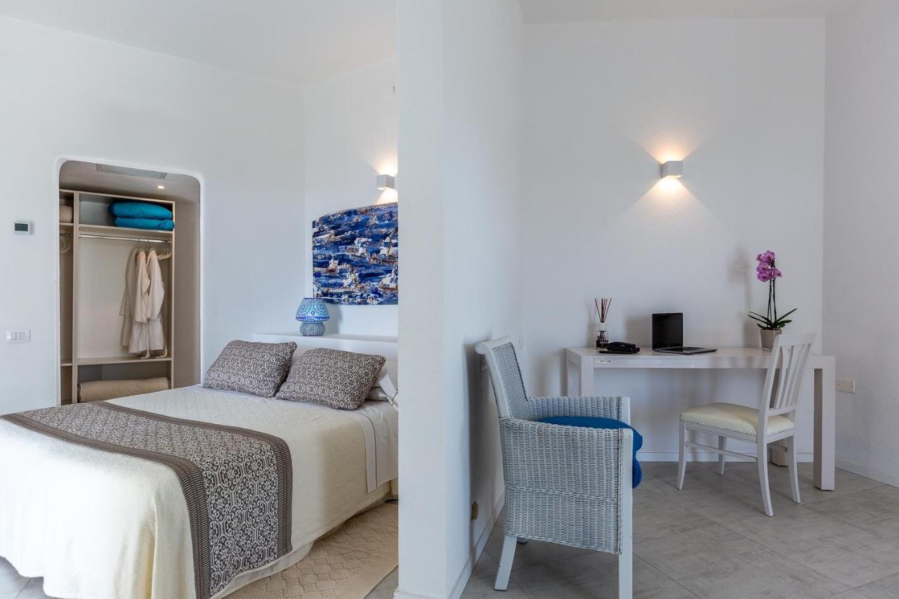 Hotel Flamingo Santa Margherita di Pula Esterno foto