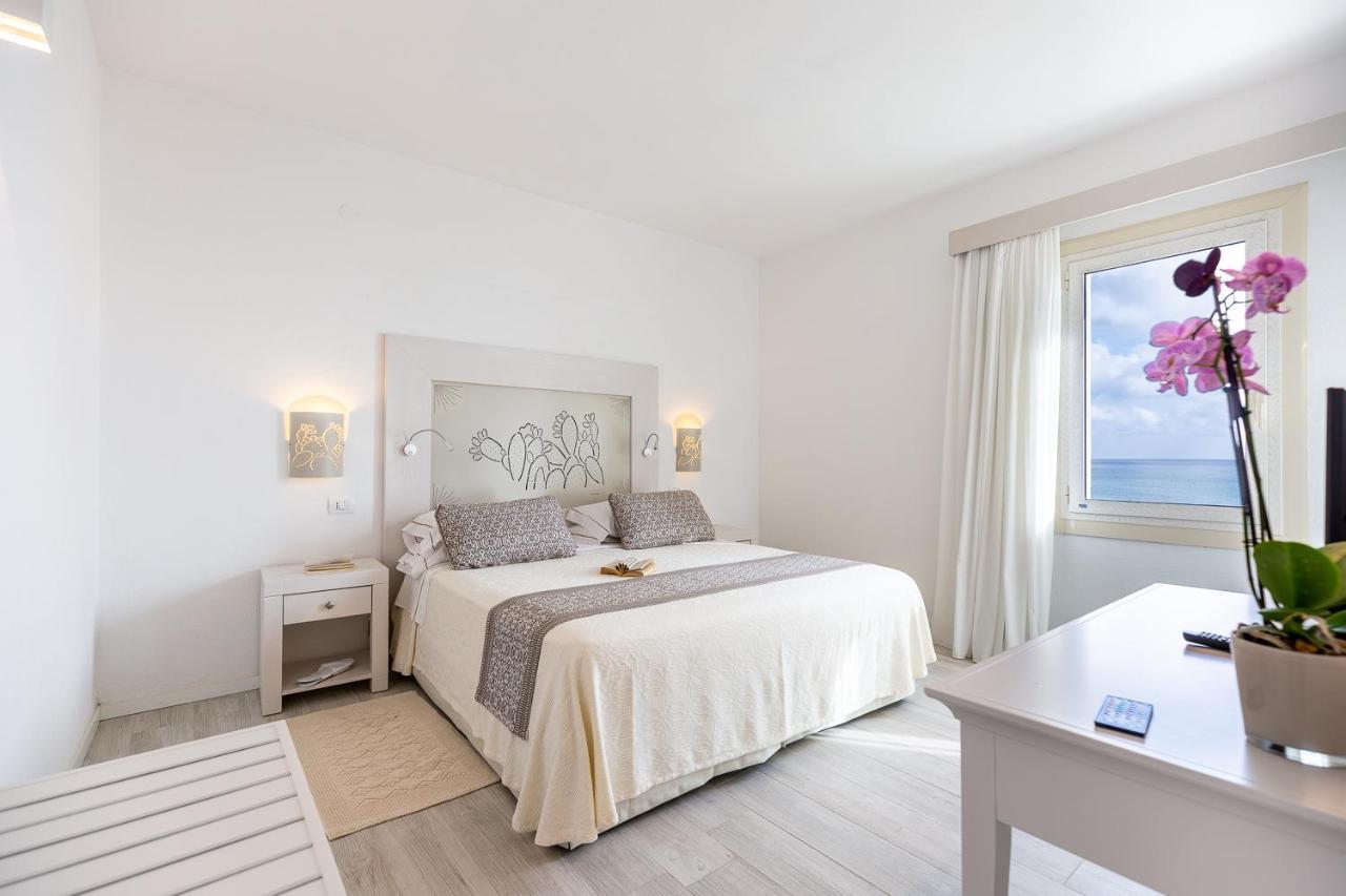Hotel Flamingo Santa Margherita di Pula Esterno foto