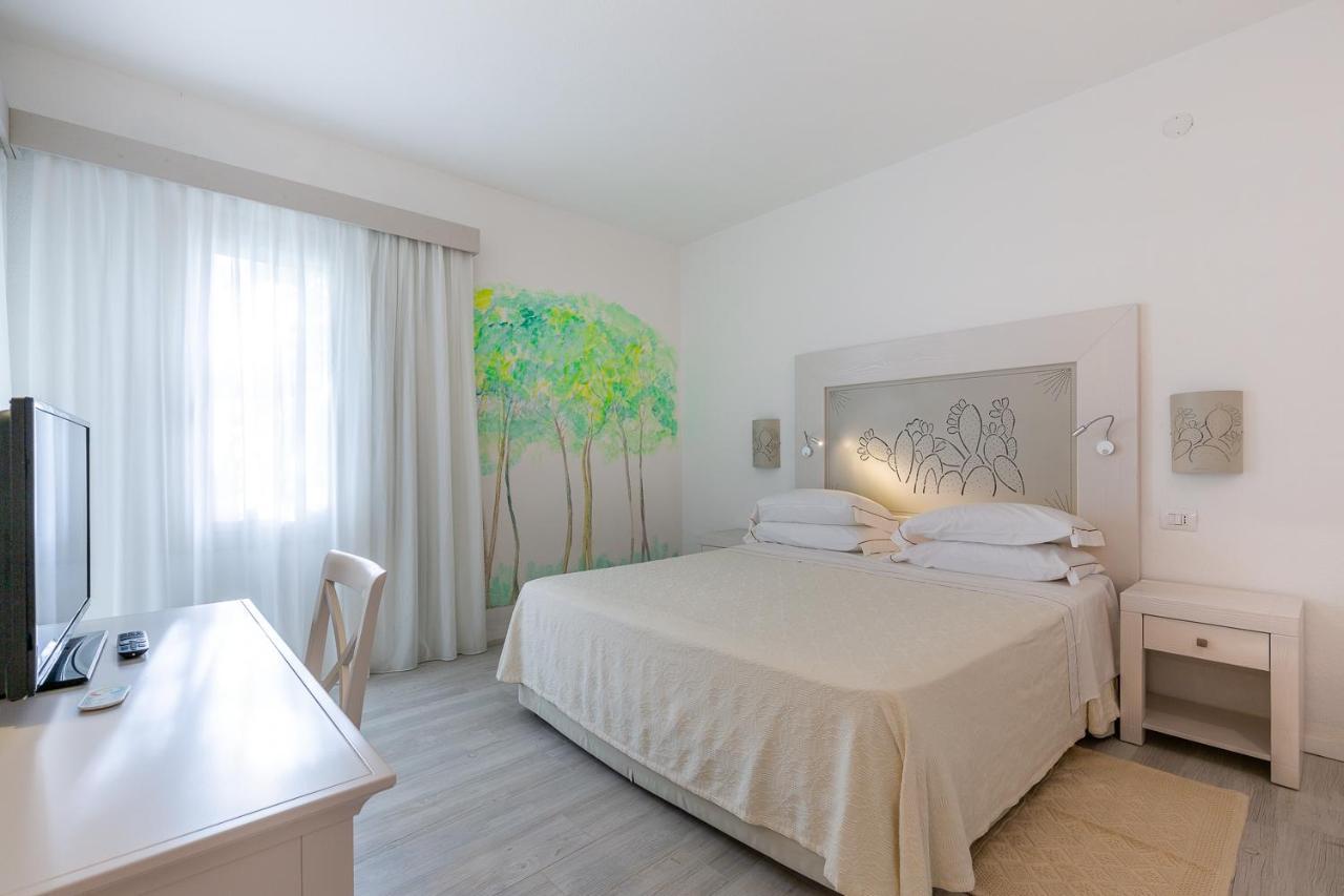 Hotel Flamingo Santa Margherita di Pula Esterno foto