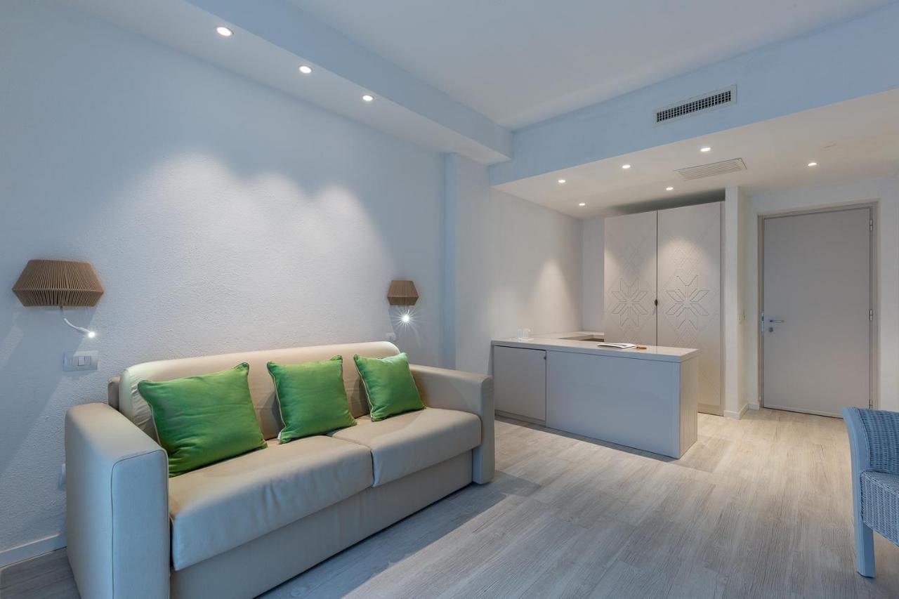 Hotel Flamingo Santa Margherita di Pula Esterno foto