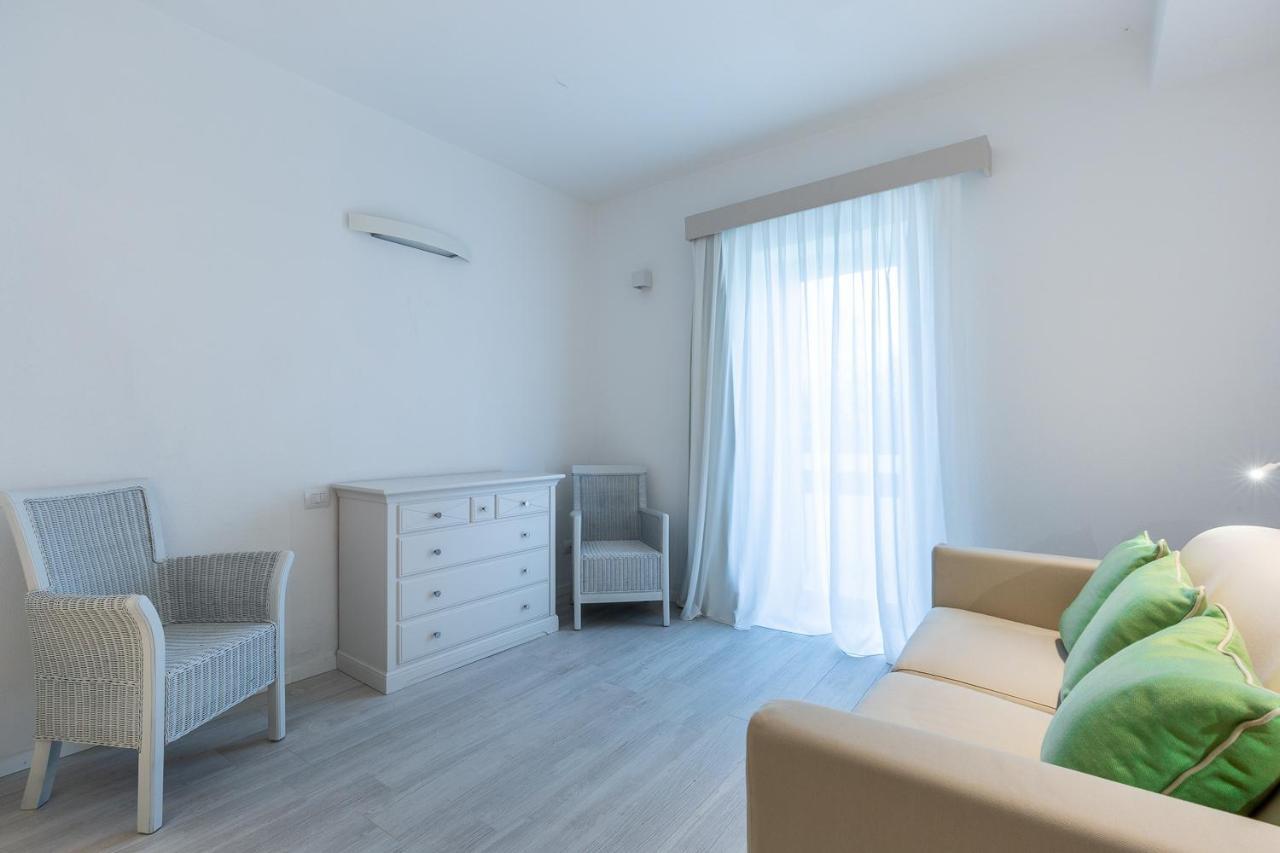 Hotel Flamingo Santa Margherita di Pula Esterno foto