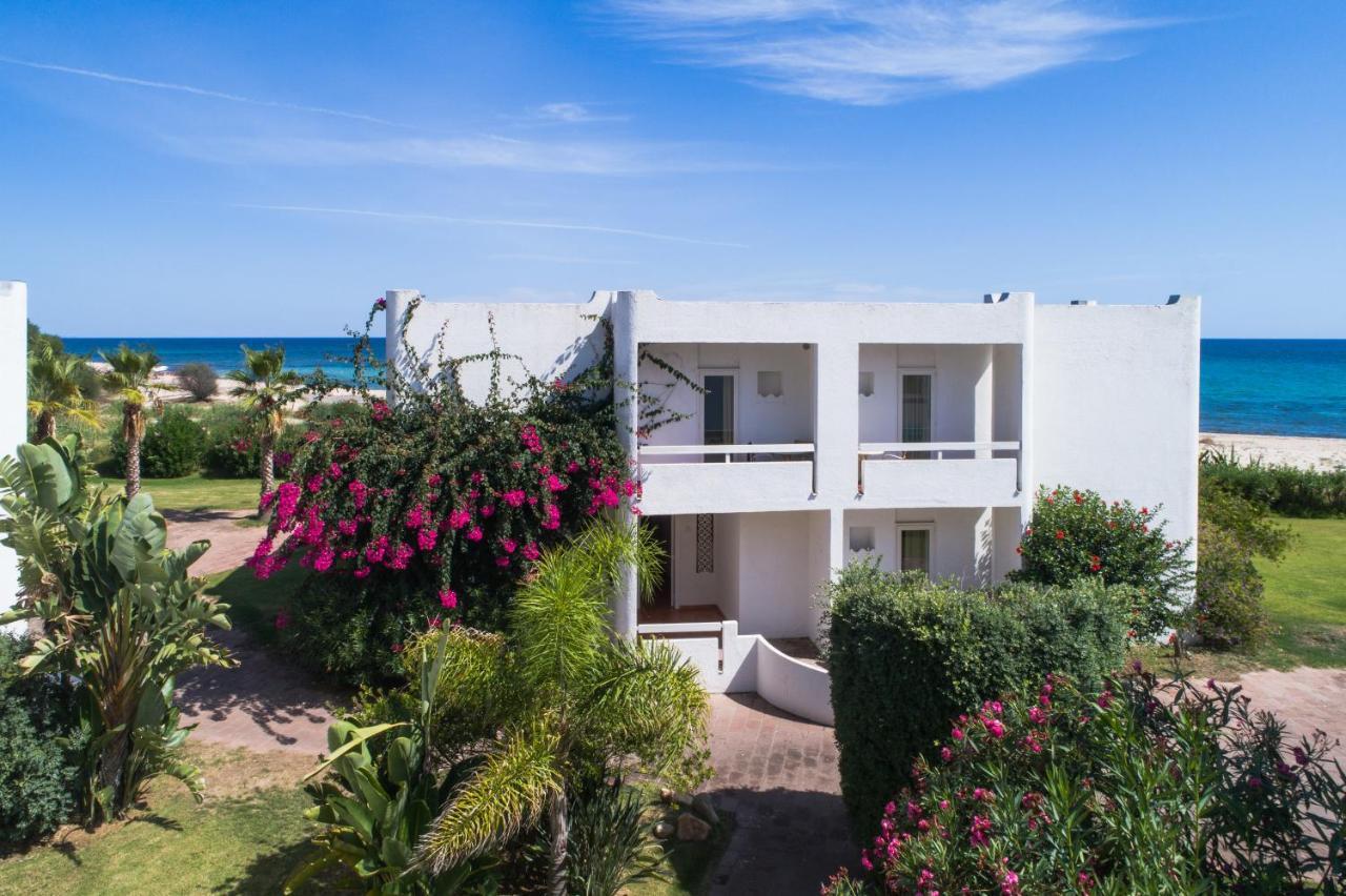 Hotel Flamingo Santa Margherita di Pula Esterno foto